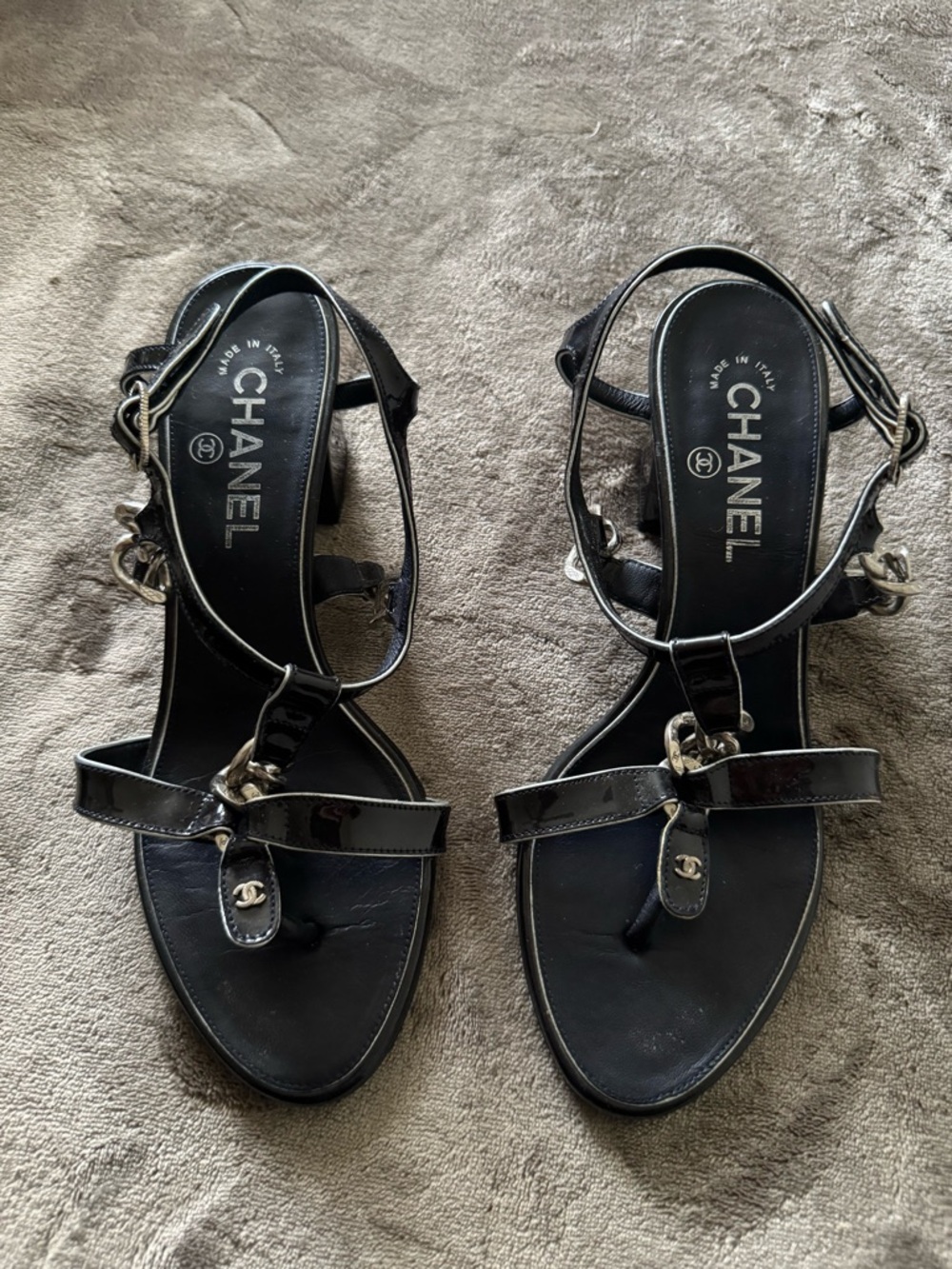 CHANEL Black Patent Leather Chain-Accent T-Strap Sandals - Picture 3 of 6